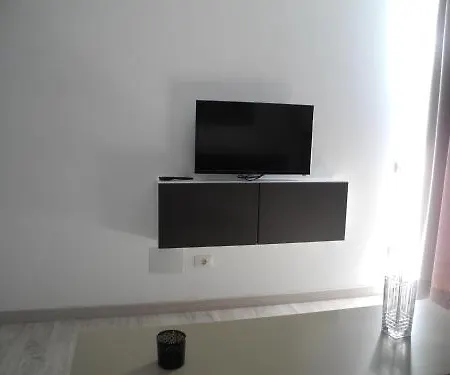 Mocanes Apartment